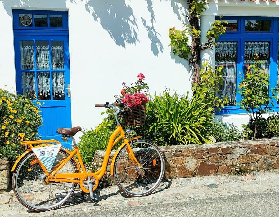 velo-jaune louer vélo VTC noirmoutier_location vélo electrique_no 2 roo